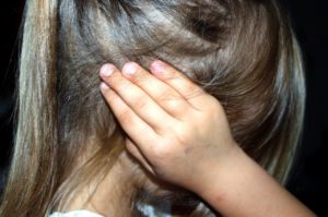 Ohrenschmerzen Ursachen und Behandlung bei Kindern und Erwachsenen
